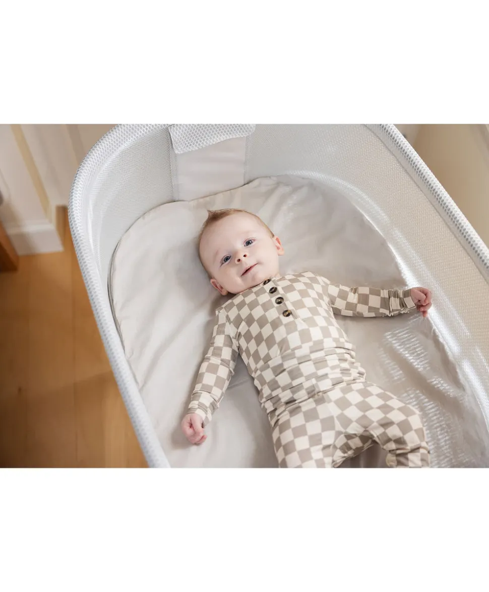 Graco Eluma™ Nest Bedside Crib - Luna