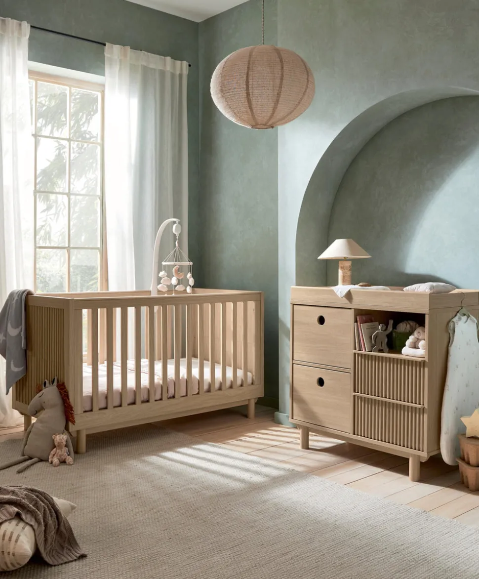 Oska 2 Piece Cotbed Set with Dresser Changer - Oak